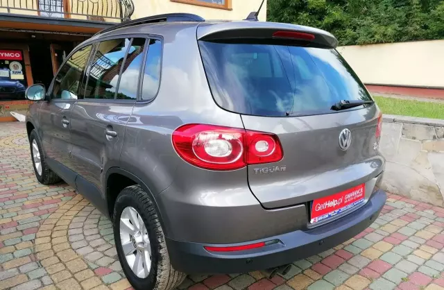 VOLKSWAGEN Tiguan 