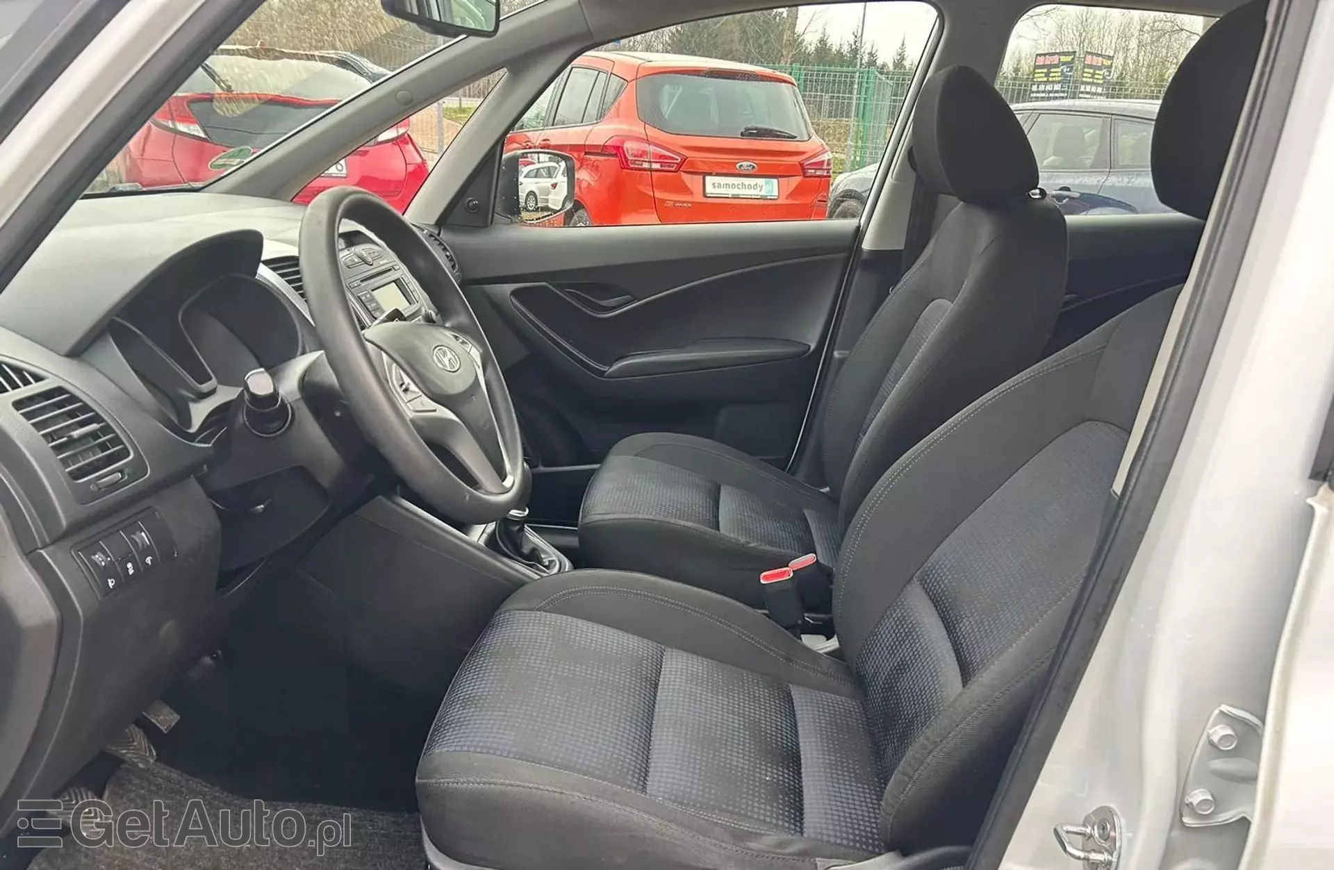 HYUNDAI Ix20 1.4i (90 KM)