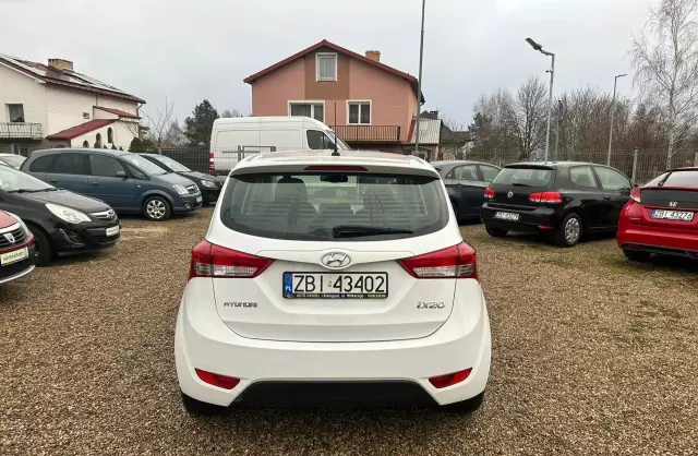 HYUNDAI Ix20 1.4i (90 KM)