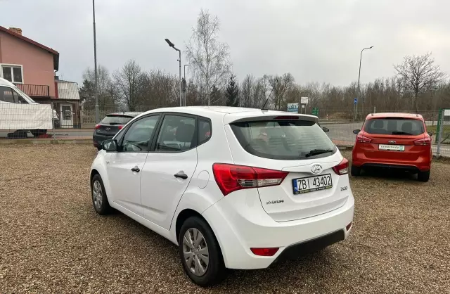 HYUNDAI Ix20 1.4i (90 KM)