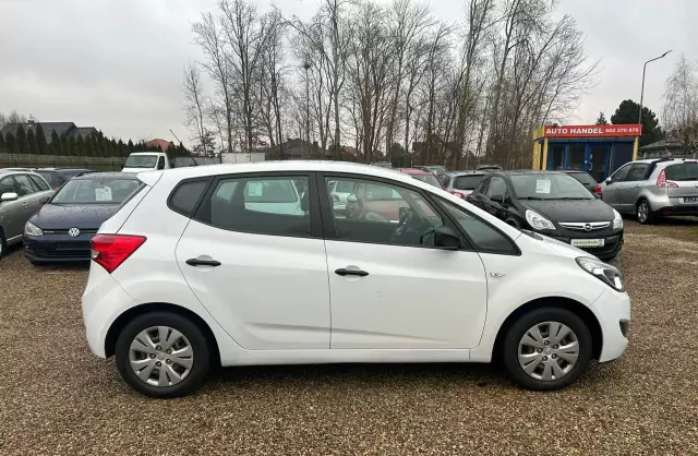 HYUNDAI Ix20 1.4i (90 KM)