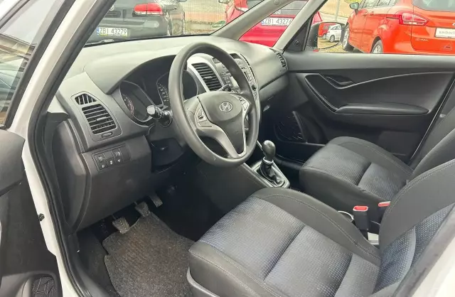 HYUNDAI Ix20 1.4i (90 KM)