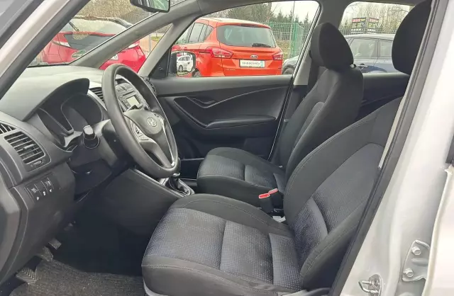 HYUNDAI Ix20 1.4i (90 KM)