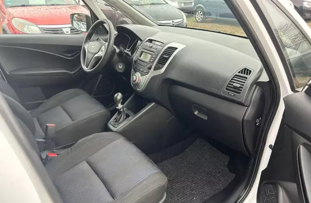 HYUNDAI Ix20 1.4i (90 KM)