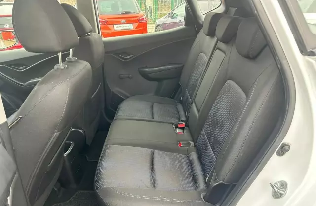 HYUNDAI Ix20 1.4i (90 KM)