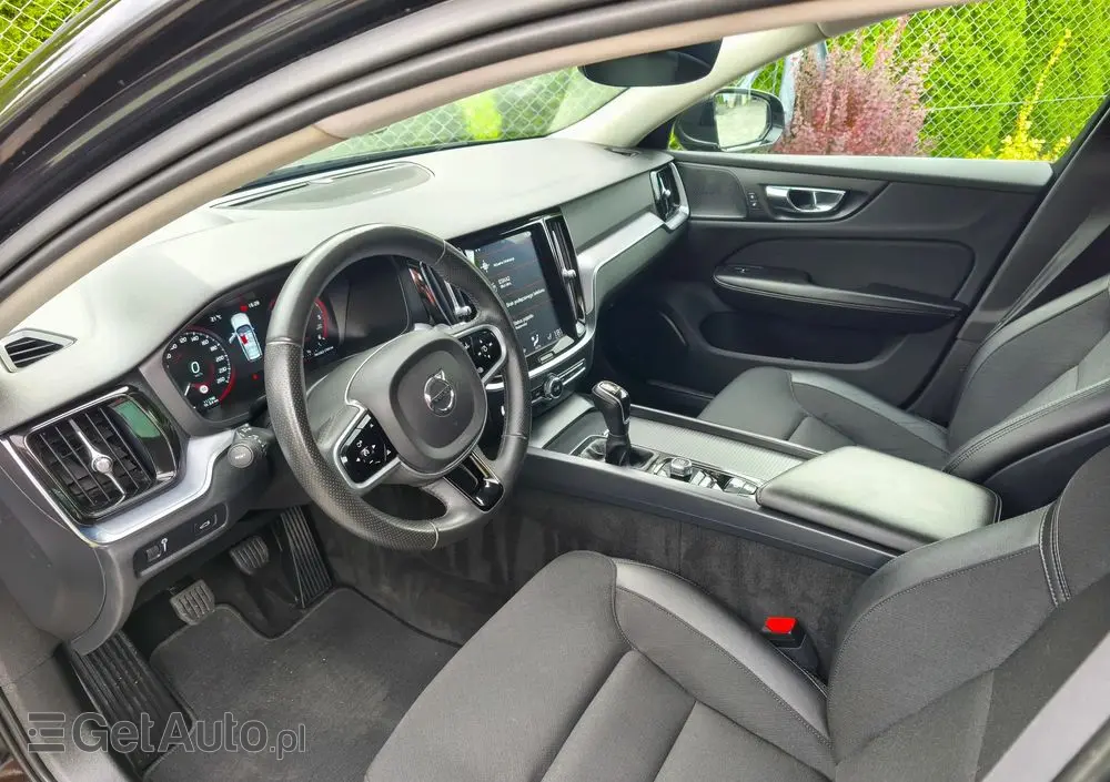 VOLVO V60 D3 Drive-E R-Design Momentum