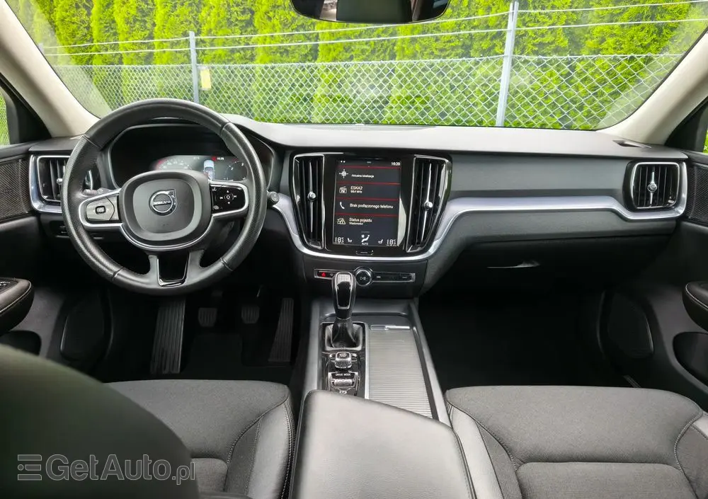 VOLVO V60 D3 Drive-E R-Design Momentum