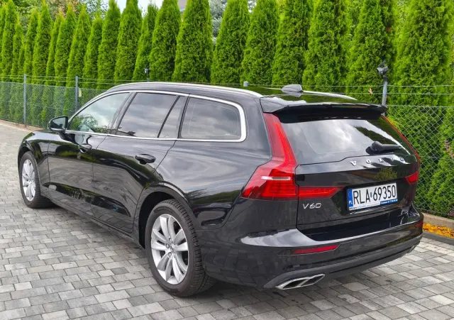 VOLVO V60 D3 Drive-E R-Design Momentum