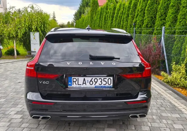 VOLVO V60 D3 Drive-E R-Design Momentum