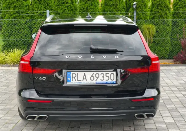 VOLVO V60 D3 Drive-E R-Design Momentum