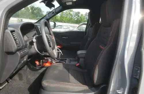 NISSAN Frontier 