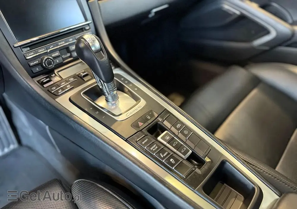 PORSCHE 911 Carrera 4S PDK