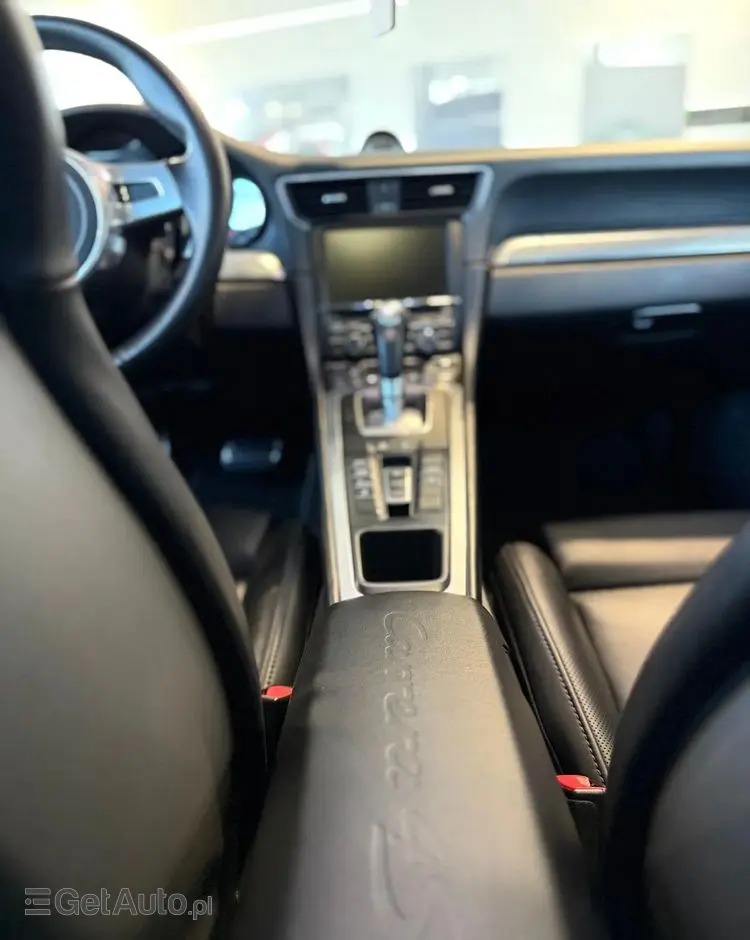 PORSCHE 911 Carrera 4S PDK
