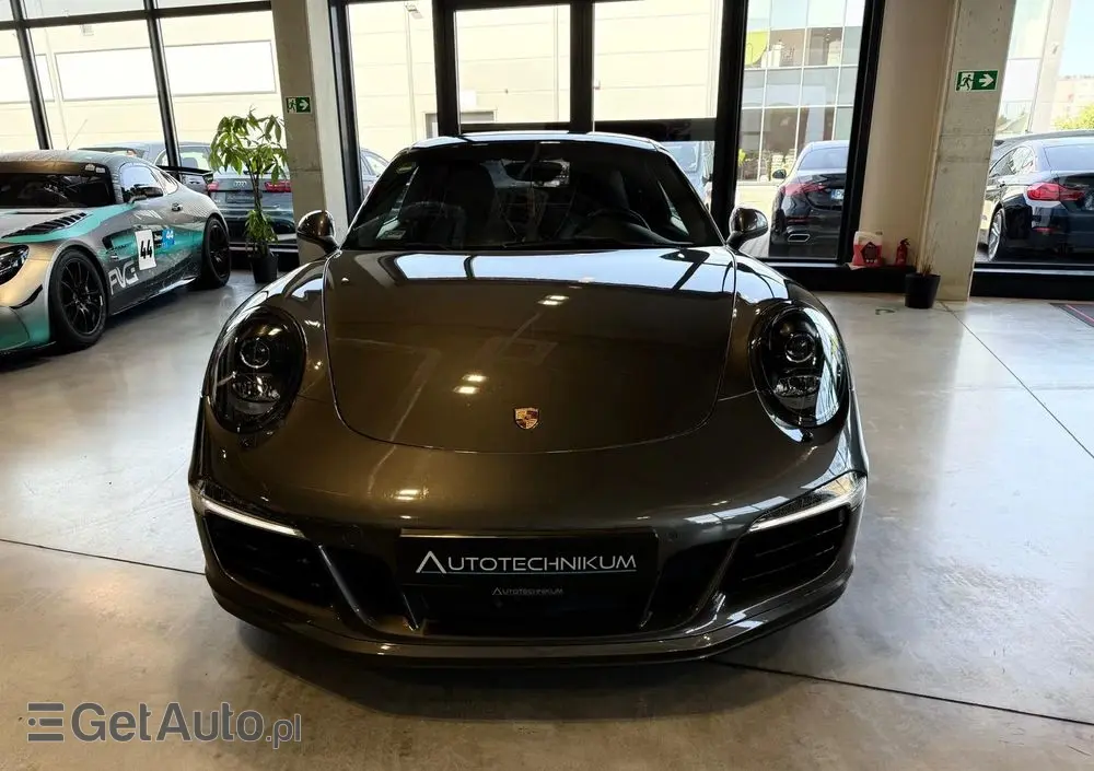 PORSCHE 911 Carrera 4S PDK
