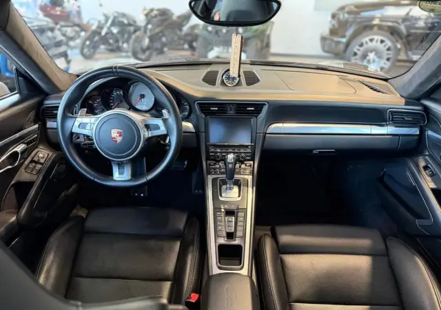 PORSCHE 911 Carrera 4S PDK
