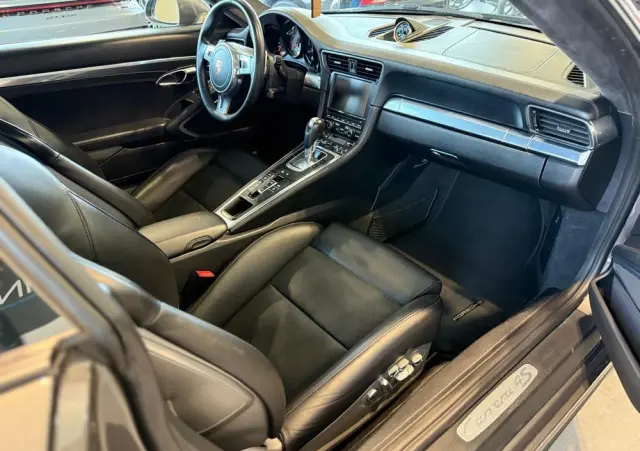 PORSCHE 911 Carrera 4S PDK