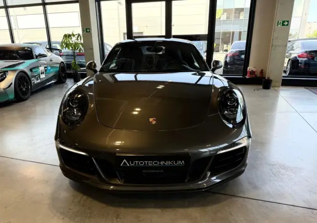 PORSCHE 911 Carrera 4S PDK