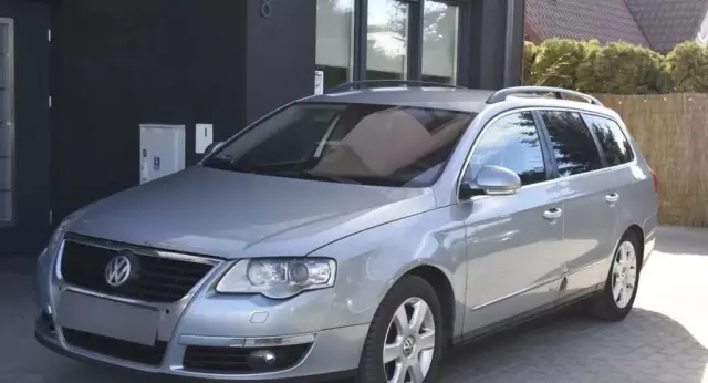 VOLKSWAGEN Passat 