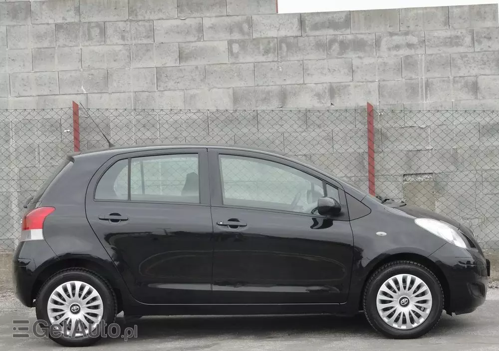 TOYOTA Yaris 1.0 Life