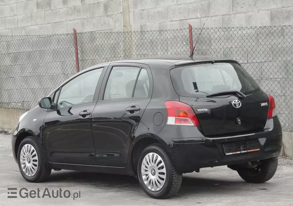 TOYOTA Yaris 1.0 Life