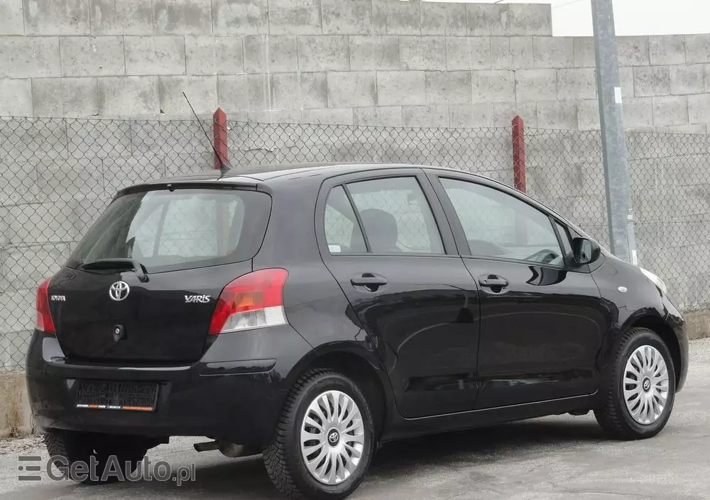 TOYOTA Yaris 1.0 Life