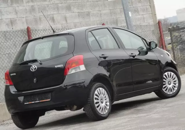 TOYOTA Yaris 1.0 Life