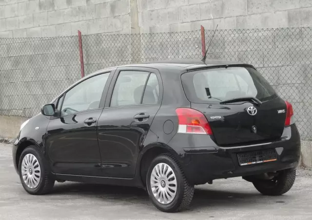 TOYOTA Yaris 1.0 Life