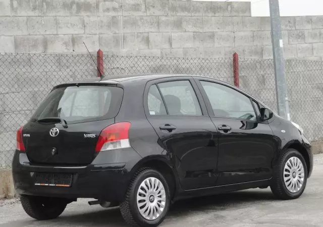 TOYOTA Yaris 1.0 Life