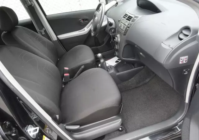 TOYOTA Yaris 1.0 Life