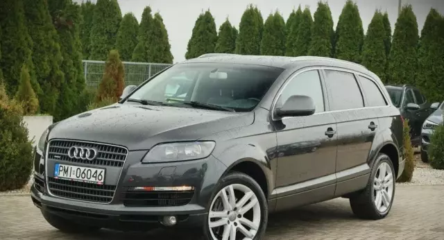 AUDI Q7 