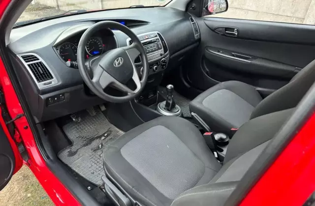 HYUNDAI I20 