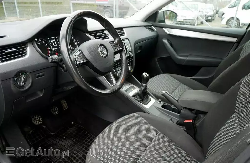 SKODA Octavia 