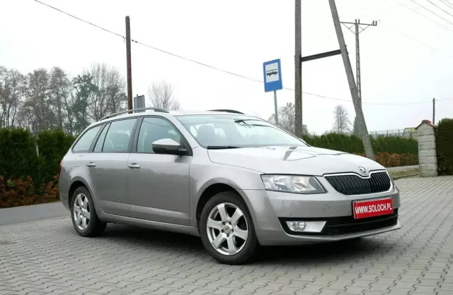 SKODA Octavia 