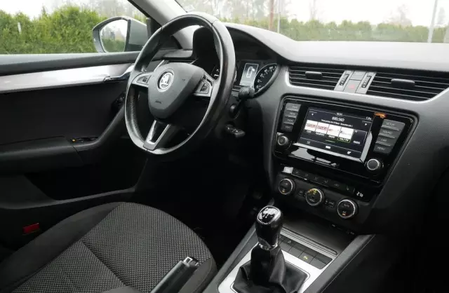 SKODA Octavia 