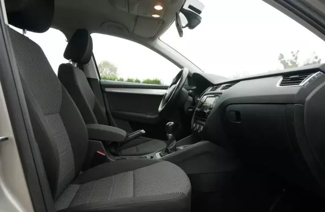 SKODA Octavia 