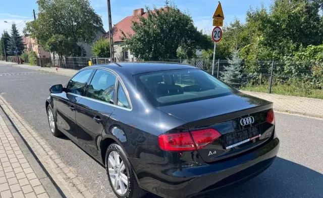 AUDI A4 