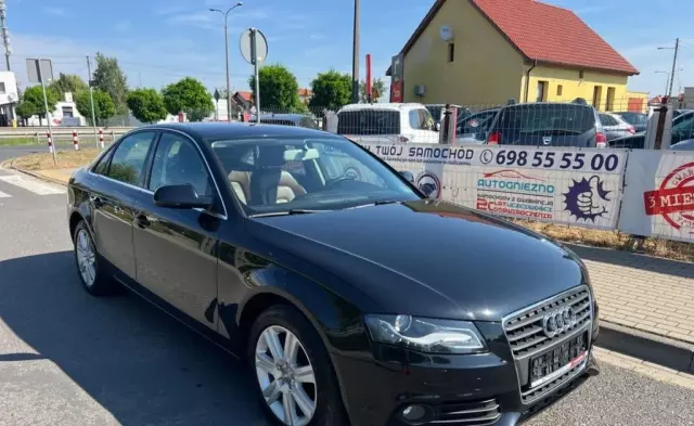 AUDI A4 