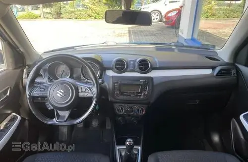 SUZUKI Swift 