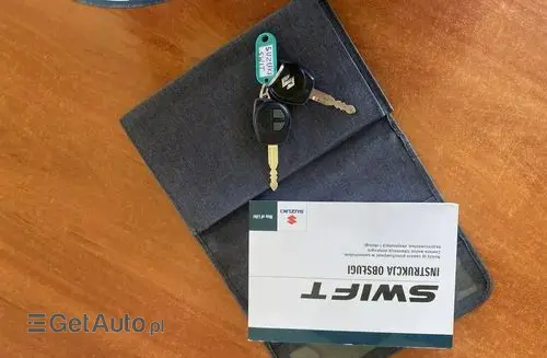 SUZUKI Swift 