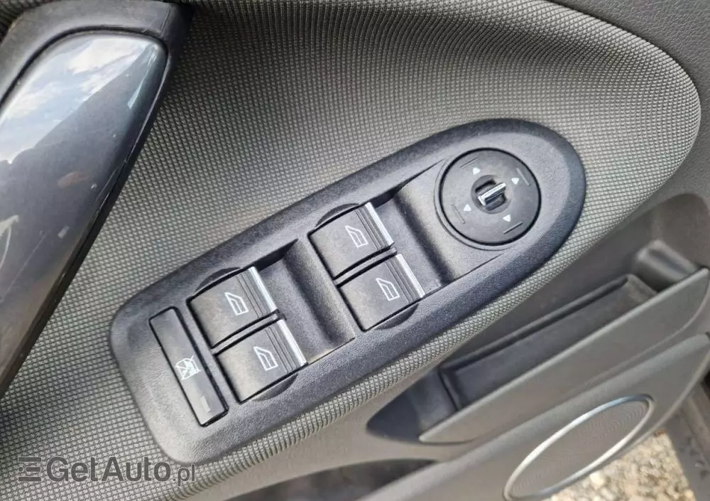 FORD Kuga 2.0 TDCi 2x4 Titanium