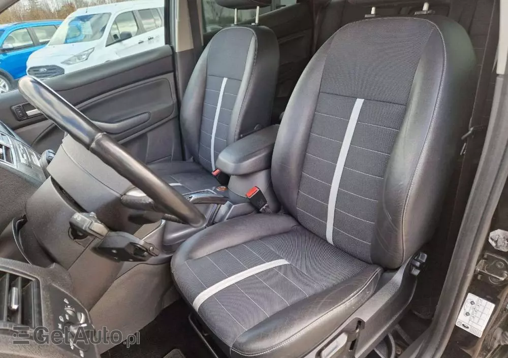 FORD Kuga 2.0 TDCi 2x4 Titanium