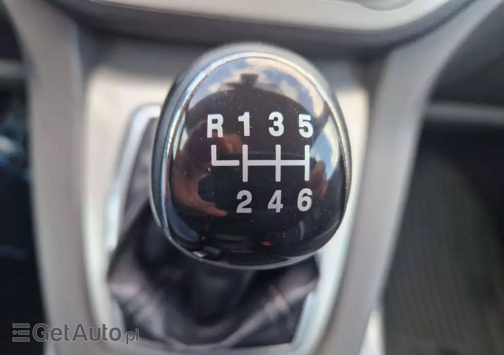 FORD Kuga 2.0 TDCi 2x4 Titanium