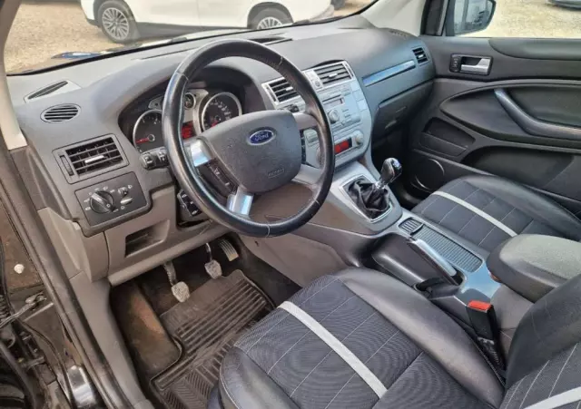 FORD Kuga 2.0 TDCi 2x4 Titanium