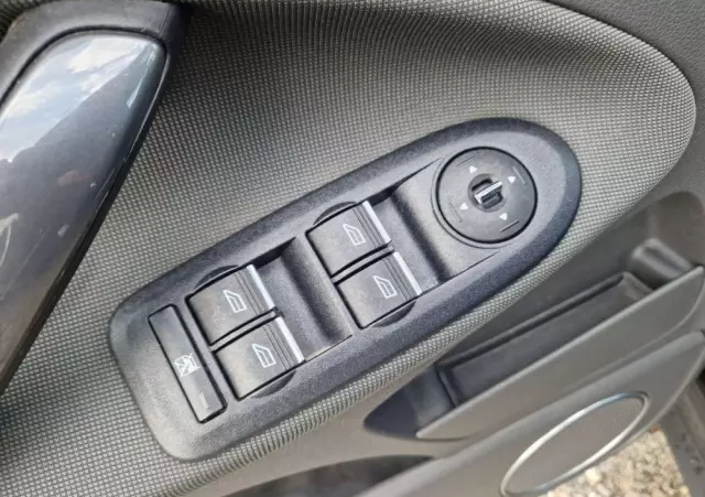 FORD Kuga 2.0 TDCi 2x4 Titanium