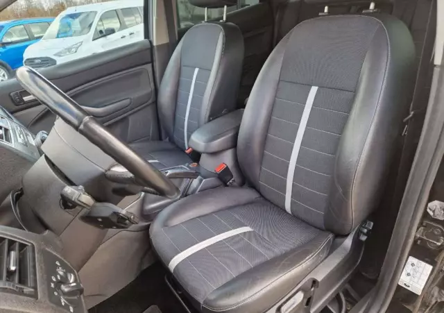 FORD Kuga 2.0 TDCi 2x4 Titanium