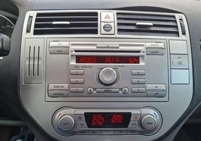 FORD Kuga 2.0 TDCi 2x4 Titanium