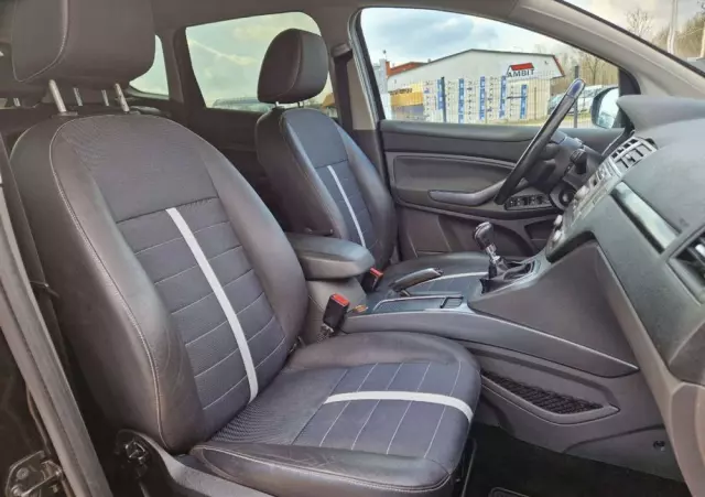 FORD Kuga 2.0 TDCi 2x4 Titanium