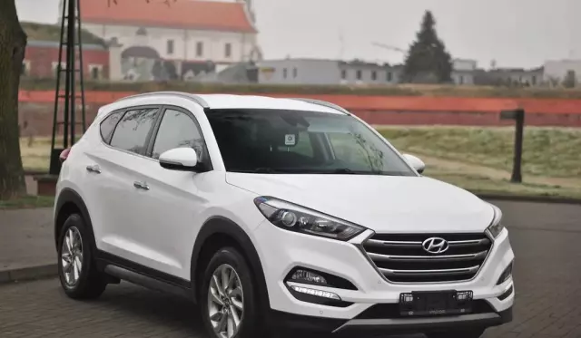 HYUNDAI Tucson 