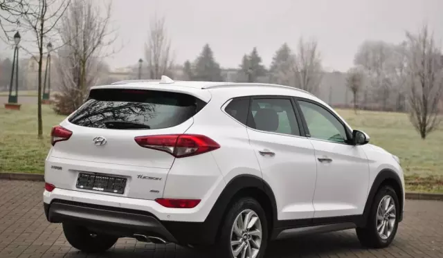 HYUNDAI Tucson 