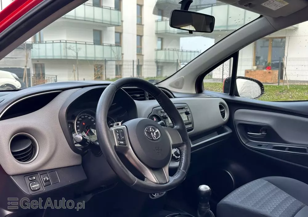 TOYOTA Yaris 1.0 Premium EU6